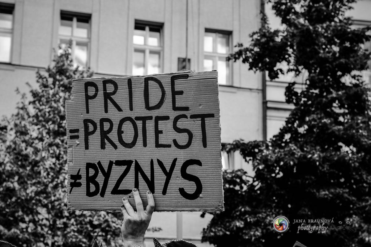 Prague Pride vyvrcholila duhovým průvodem a festivalem na Letné, vystoupila rapperka SharkaSs