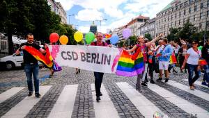 Prague Pride vyvrcholila duhovým průvodem a festivalem na Letné, vystoupila rapperka SharkaSs