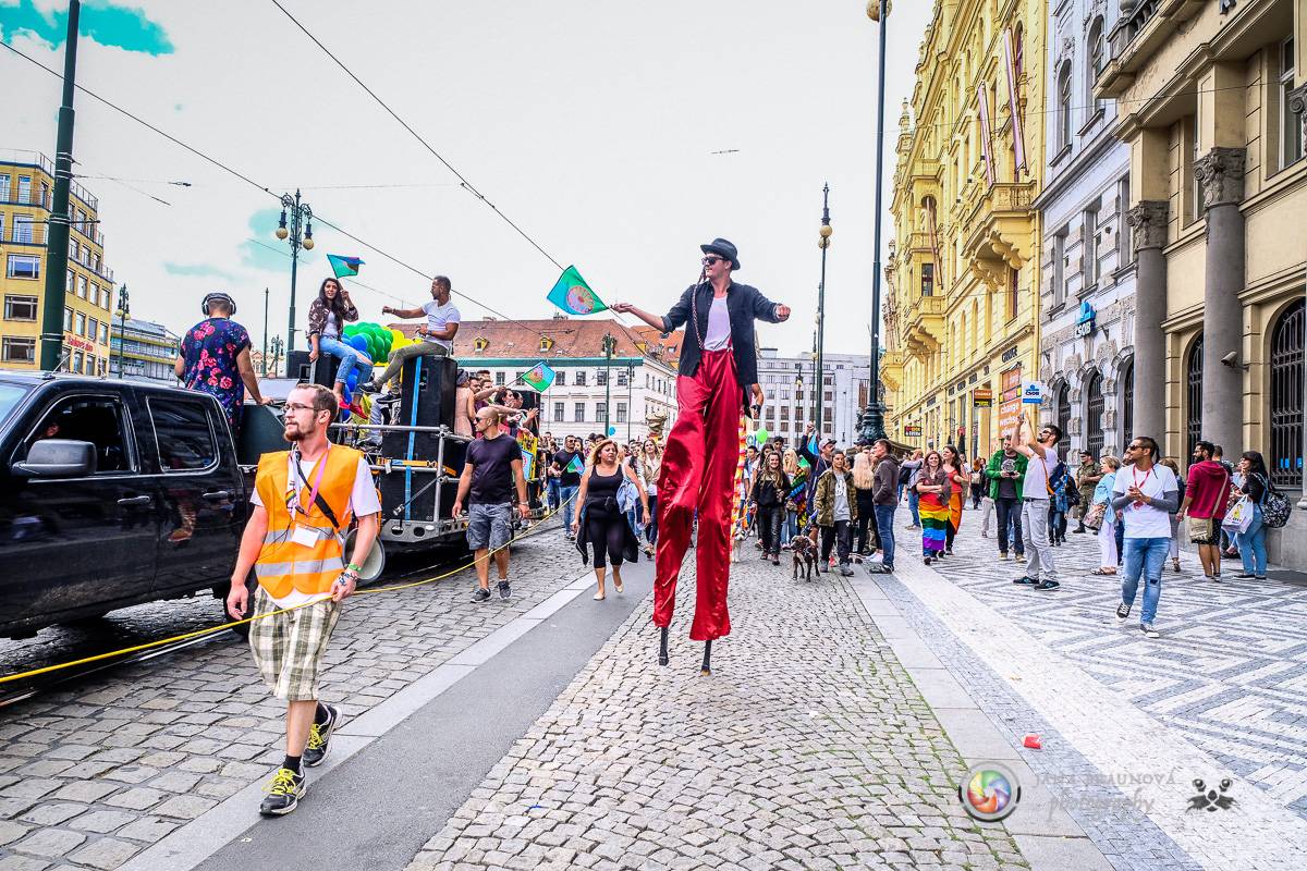 Prague Pride vyvrcholila duhovým průvodem a festivalem na Letné, vystoupila rapperka SharkaSs