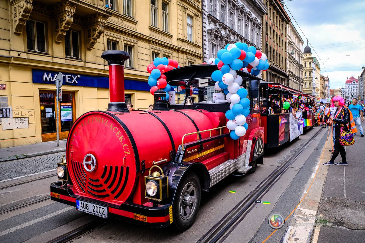 Prague Pride vyvrcholila duhovým průvodem a festivalem na Letné, vystoupila rapperka SharkaSs