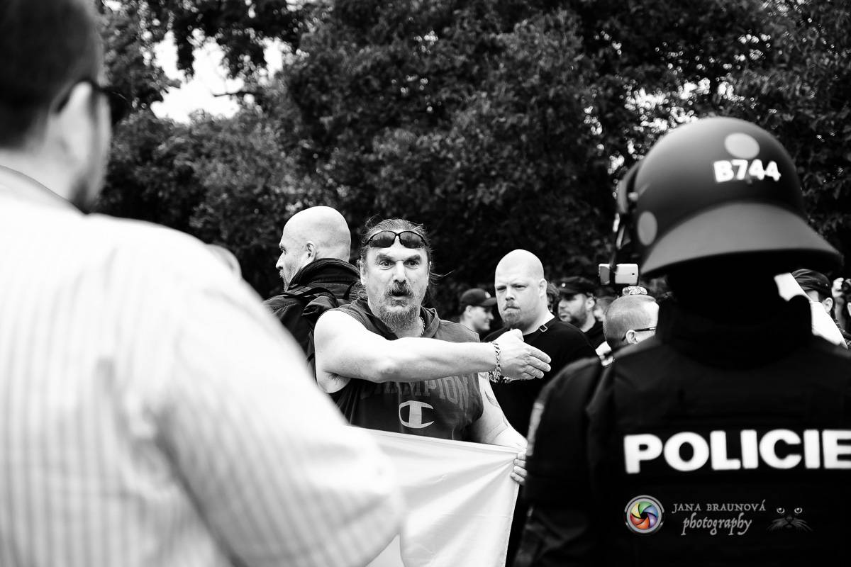 Prague Pride vyvrcholila duhovým průvodem a festivalem na Letné, vystoupila rapperka SharkaSs