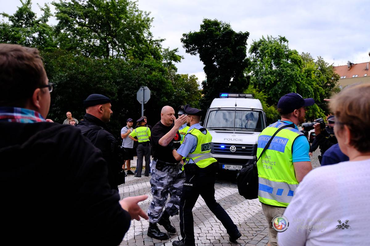 Prague Pride vyvrcholila duhovým průvodem a festivalem na Letné, vystoupila rapperka SharkaSs