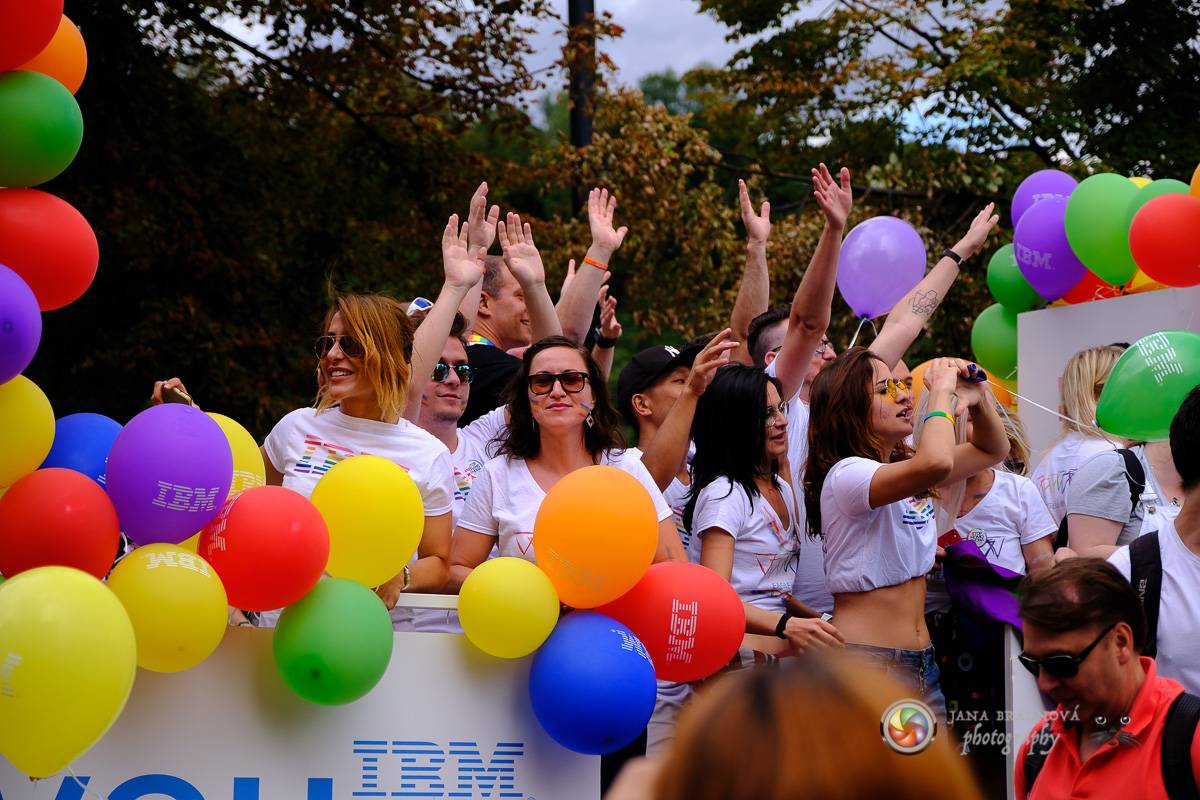 Prague Pride vyvrcholila duhovým průvodem a festivalem na Letné, vystoupila rapperka SharkaSs