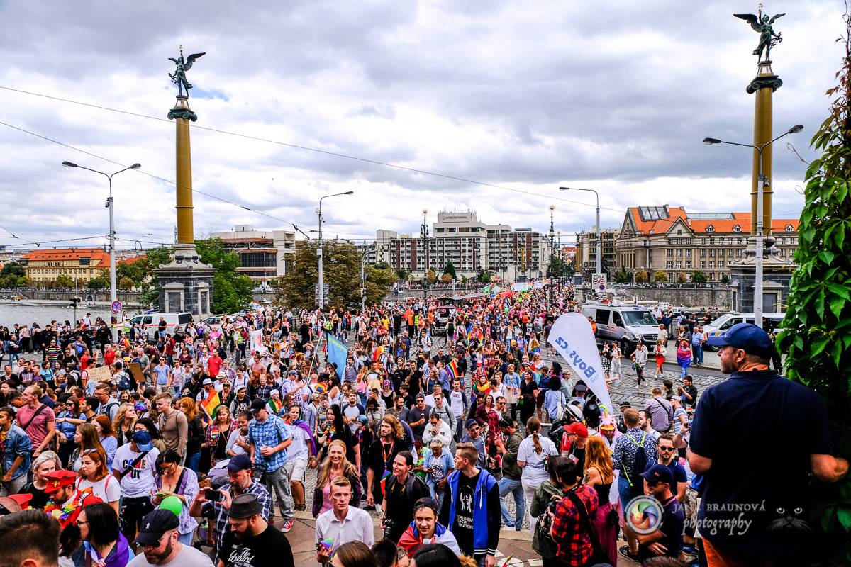 Prague Pride vyvrcholila duhovým průvodem a festivalem na Letné, vystoupila rapperka SharkaSs