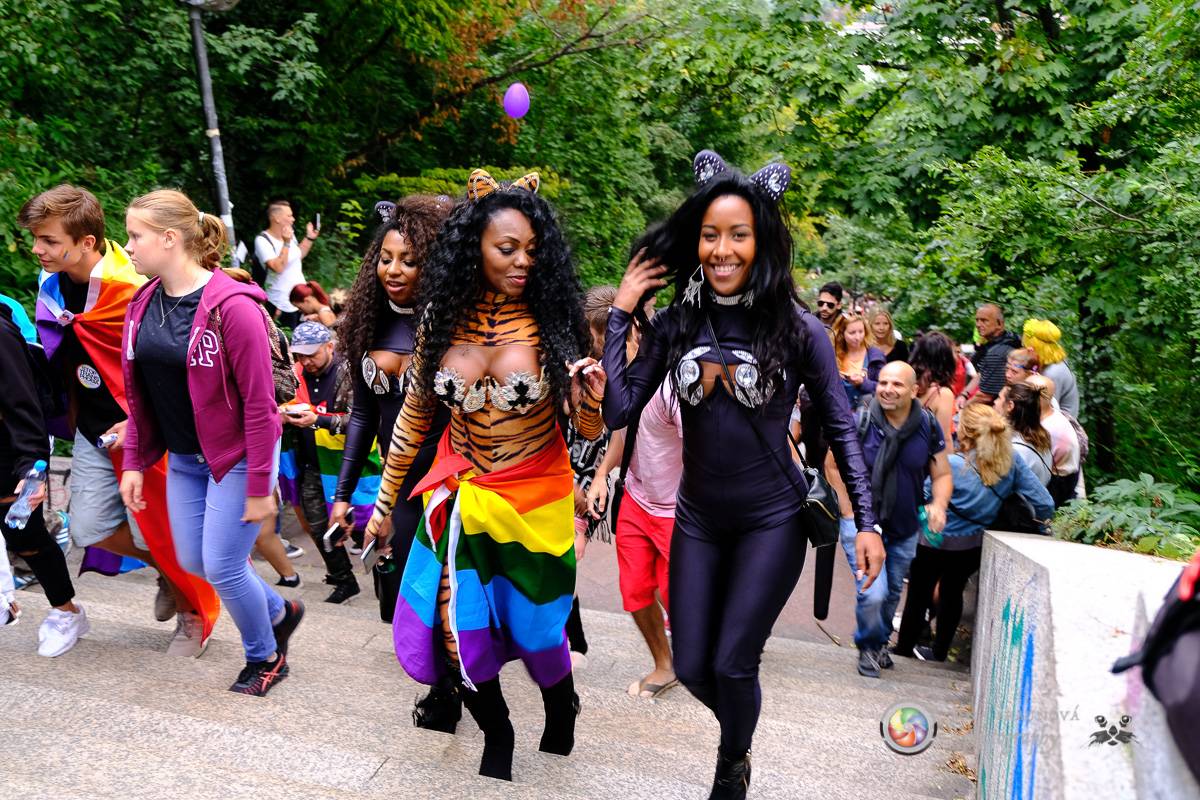 Prague Pride vyvrcholila duhovým průvodem a festivalem na Letné, vystoupila rapperka SharkaSs