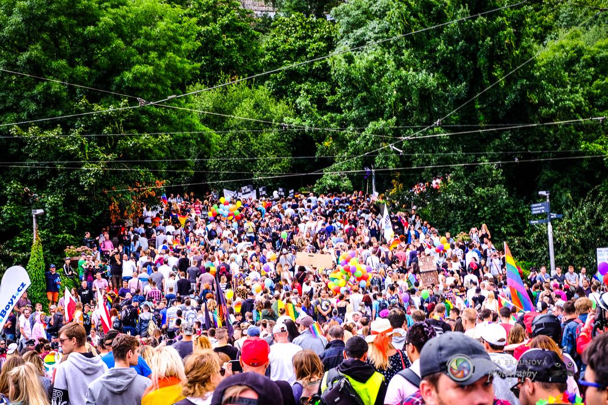 Prague Pride vyvrcholila duhovým průvodem a festivalem na Letné, vystoupila rapperka SharkaSs