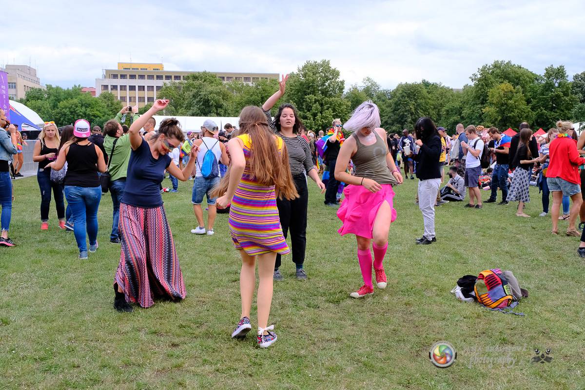 Prague Pride vyvrcholila duhovým průvodem a festivalem na Letné, vystoupila rapperka SharkaSs