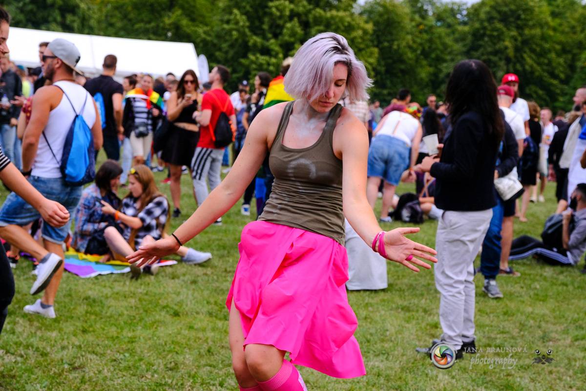 Prague Pride vyvrcholila duhovým průvodem a festivalem na Letné, vystoupila rapperka SharkaSs