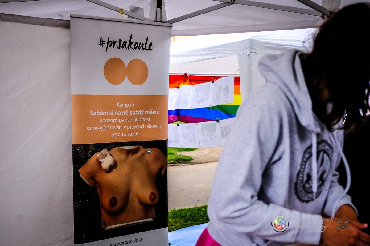 Prague Pride vyvrcholila duhovým průvodem a festivalem na Letné, vystoupila rapperka SharkaSs