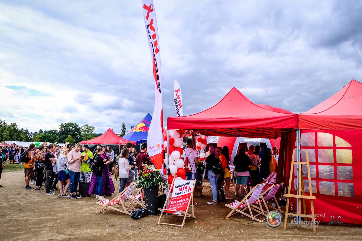Prague Pride vyvrcholila duhovým průvodem a festivalem na Letné, vystoupila rapperka SharkaSs
