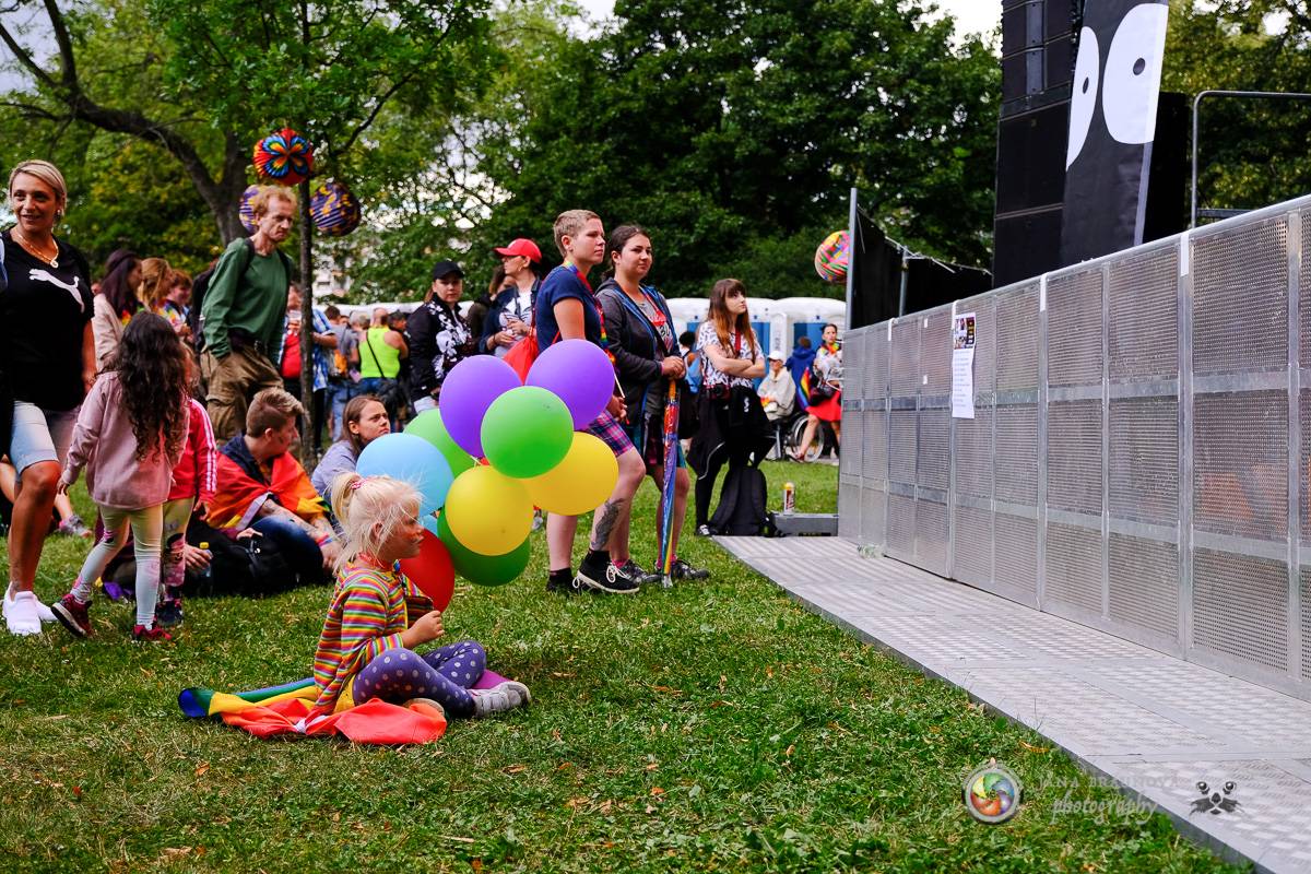 Prague Pride vyvrcholila duhovým průvodem a festivalem na Letné, vystoupila rapperka SharkaSs