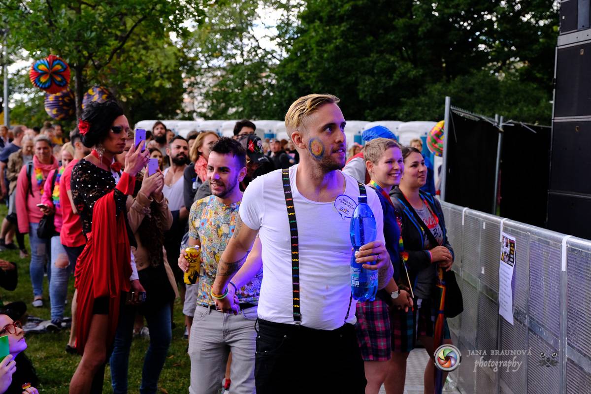 Prague Pride vyvrcholila duhovým průvodem a festivalem na Letné, vystoupila rapperka SharkaSs