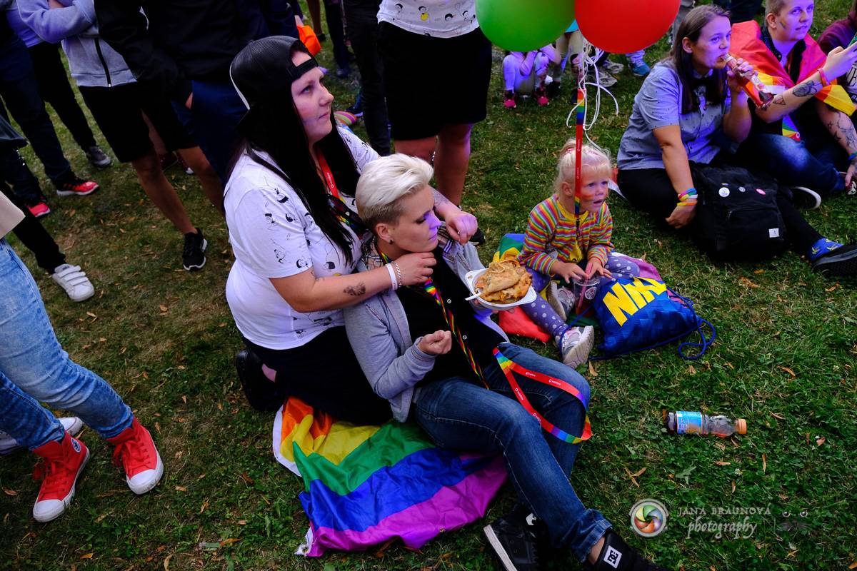 Prague Pride vyvrcholila duhovým průvodem a festivalem na Letné, vystoupila rapperka SharkaSs