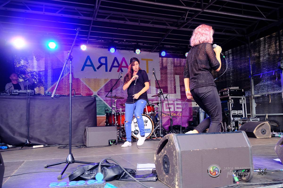 Prague Pride vyvrcholila duhovým průvodem a festivalem na Letné, vystoupila rapperka SharkaSs