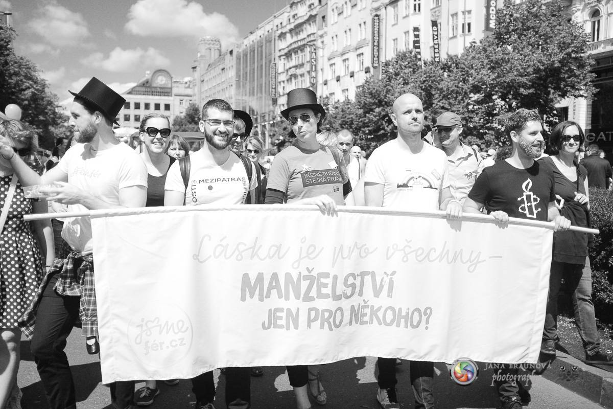 Prague Pride vyvrcholila duhovým průvodem a festivalem na Letné, vystoupila rapperka SharkaSs