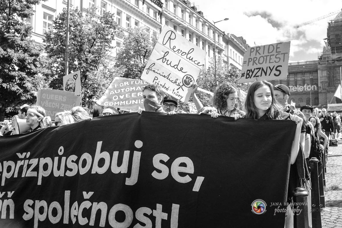 Prague Pride vyvrcholila duhovým průvodem a festivalem na Letné, vystoupila rapperka SharkaSs