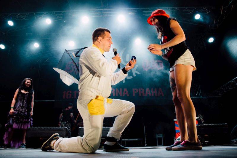 Hrady CZ: Hradec nad Moravicí nabídl v pátek strhující Rybičky 48, Olympic i žádost o ruku