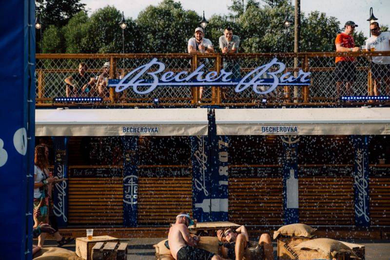 Hrady CZ: Hradec nad Moravicí nabídl v pátek strhující Rybičky 48, Olympic i žádost o ruku