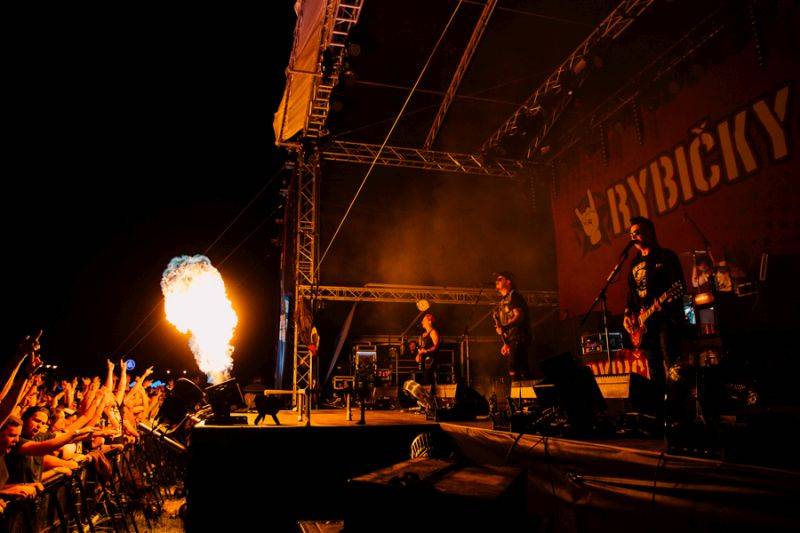 Hrady CZ: Hradec nad Moravicí nabídl v pátek strhující Rybičky 48, Olympic i žádost o ruku