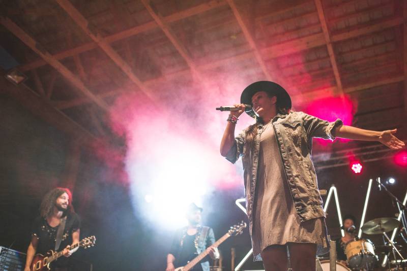 Ewa Farna zazpívala pod širým nebem v Beskydech