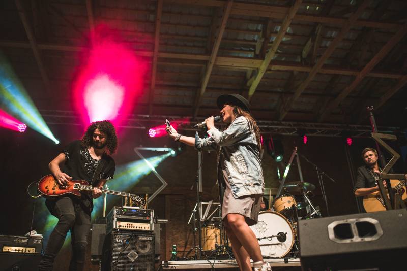 Ewa Farna zazpívala pod širým nebem v Beskydech