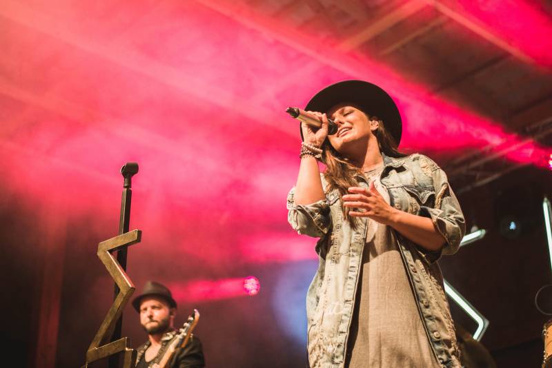 Ewa Farna zazpívala pod širým nebem v Beskydech