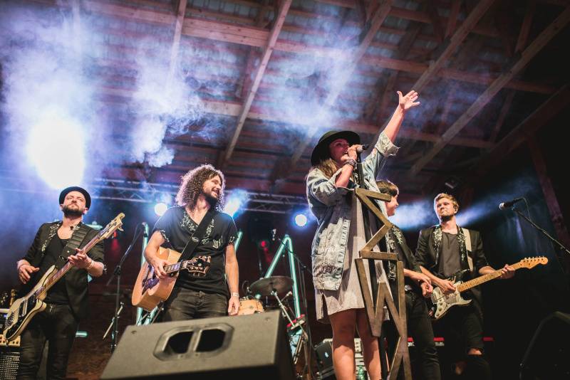 Ewa Farna zazpívala pod širým nebem v Beskydech