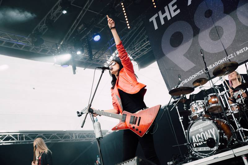 Hrady CZ: Atmosféru v Hradci nad Moravicí si pochvalovaly Anna K. i Lucie Bílá, hráli také Wohnout nebo Richard Müller