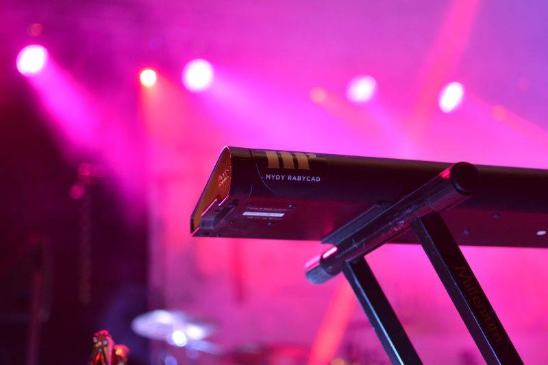 Týden hudby ve Vysokém Mýtě: Mydy Rabycad roztančili celé náměstí