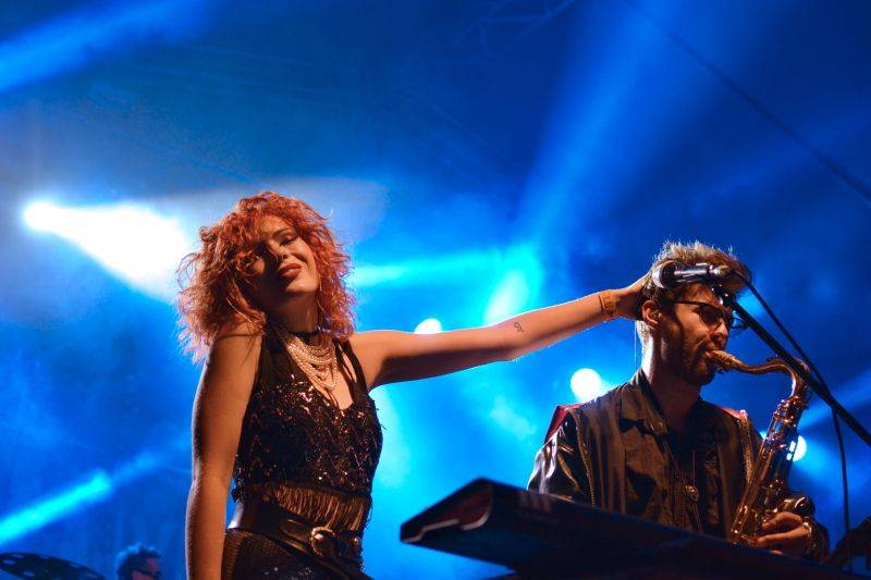 Týden hudby ve Vysokém Mýtě: Mydy Rabycad roztančili celé náměstí