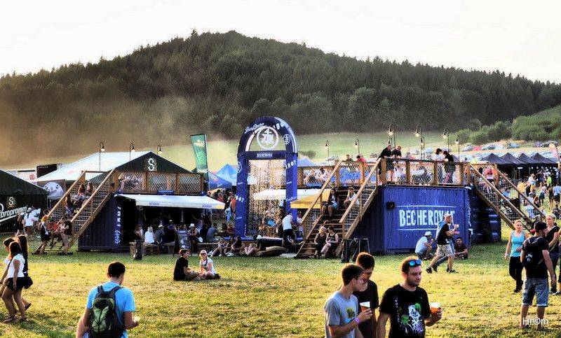 Hrady CZ: Pátek na Bouzově ovládli Rybičky 48 nebo Olympic, volily se nejlepší masky