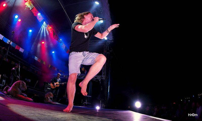 Hrady CZ: Sobotu na Bouzově provoněl Tomáš Klus vonnými tyčinkami, vystoupili i Anna K., Richard Müller nebo Majk Spirit