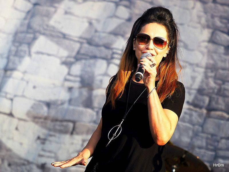 Hrady CZ: Sobotu na Bouzově provoněl Tomáš Klus vonnými tyčinkami, vystoupili i Anna K., Richard Müller nebo Majk Spirit