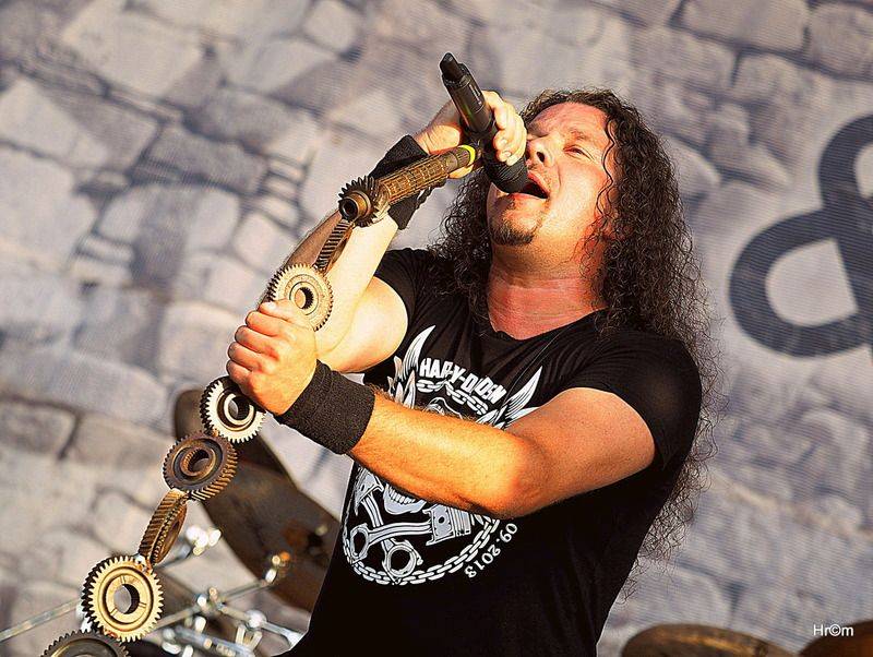 Hrady CZ: Sobotu na Bouzově provoněl Tomáš Klus vonnými tyčinkami, vystoupili i Anna K., Richard Müller nebo Majk Spirit