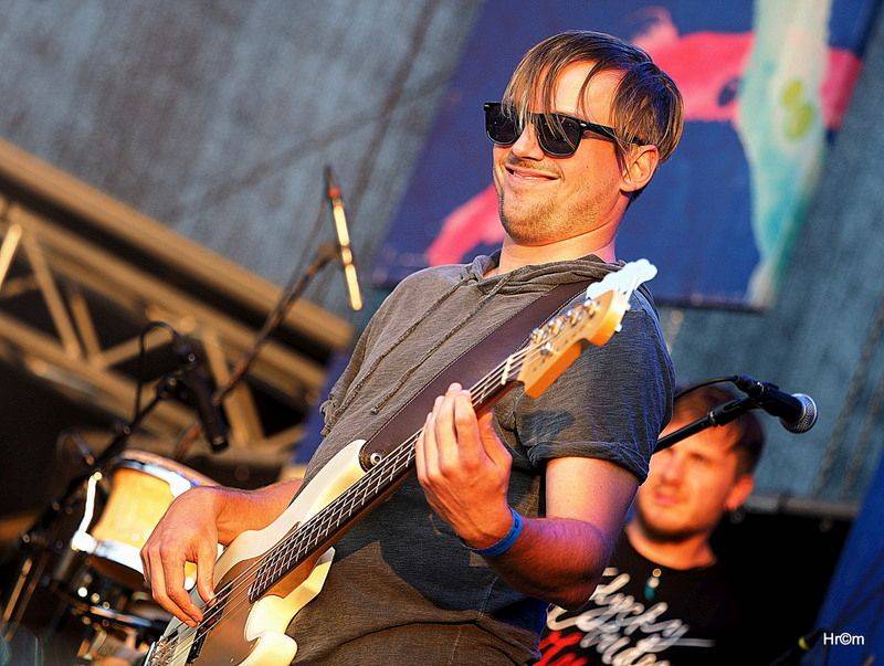 Hrady CZ: Sobotu na Bouzově provoněl Tomáš Klus vonnými tyčinkami, vystoupili i Anna K., Richard Müller nebo Majk Spirit