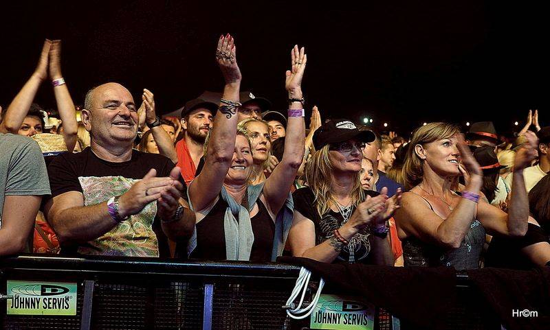 Hrady CZ: Sobotu na Bouzově provoněl Tomáš Klus vonnými tyčinkami, vystoupili i Anna K., Richard Müller nebo Majk Spirit