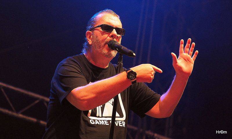 Hrady CZ: Sobotu na Bouzově provoněl Tomáš Klus vonnými tyčinkami, vystoupili i Anna K., Richard Müller nebo Majk Spirit