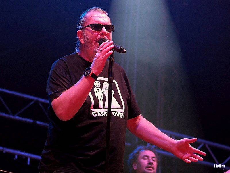 Hrady CZ: Sobotu na Bouzově provoněl Tomáš Klus vonnými tyčinkami, vystoupili i Anna K., Richard Müller nebo Majk Spirit