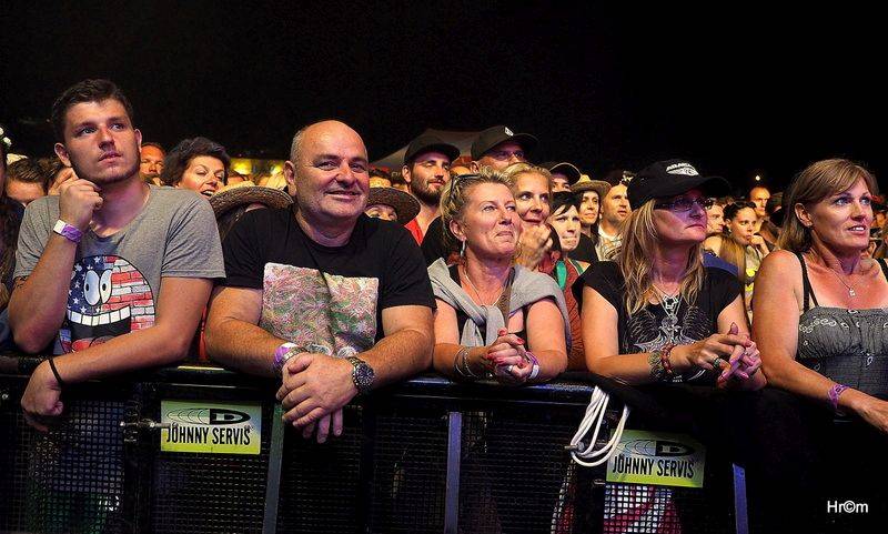 Hrady CZ: Sobotu na Bouzově provoněl Tomáš Klus vonnými tyčinkami, vystoupili i Anna K., Richard Müller nebo Majk Spirit