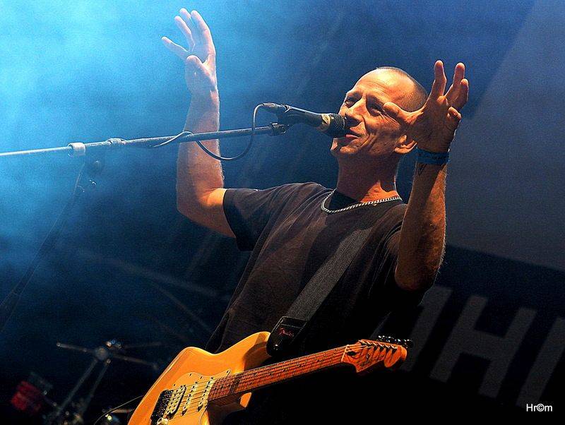 Hrady CZ: Sobotu na Bouzově provoněl Tomáš Klus vonnými tyčinkami, vystoupili i Anna K., Richard Müller nebo Majk Spirit