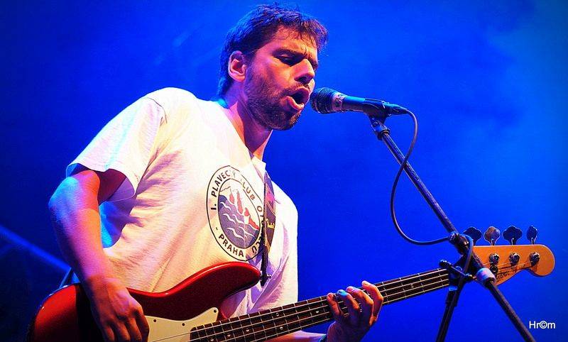 Hrady CZ: Sobotu na Bouzově provoněl Tomáš Klus vonnými tyčinkami, vystoupili i Anna K., Richard Müller nebo Majk Spirit