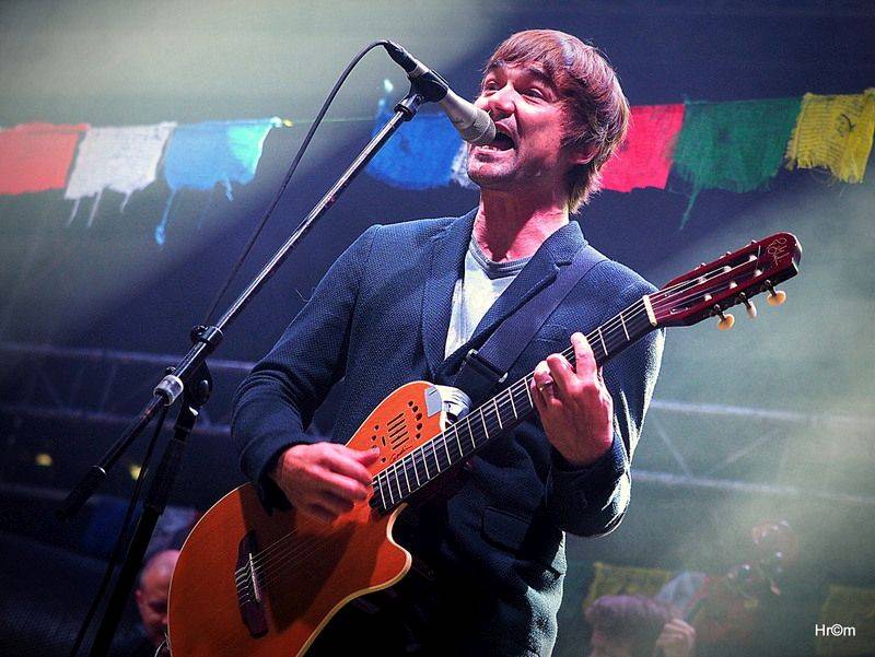 Hrady CZ: Sobotu na Bouzově provoněl Tomáš Klus vonnými tyčinkami, vystoupili i Anna K., Richard Müller nebo Majk Spirit