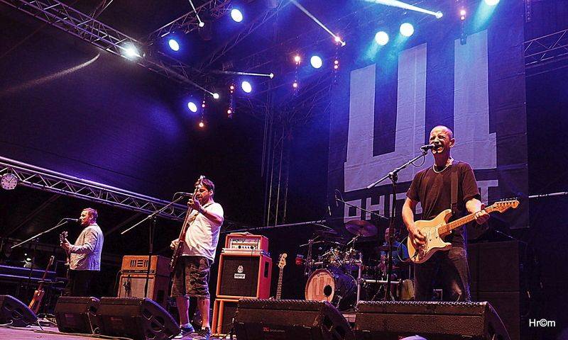 Hrady CZ: Sobotu na Bouzově provoněl Tomáš Klus vonnými tyčinkami, vystoupili i Anna K., Richard Müller nebo Majk Spirit