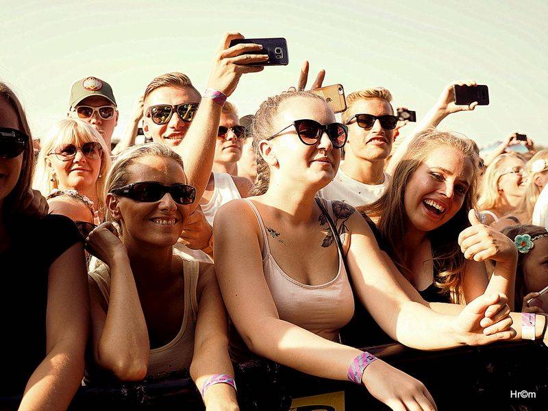 Hrady CZ: Sobotu na Bouzově provoněl Tomáš Klus vonnými tyčinkami, vystoupili i Anna K., Richard Müller nebo Majk Spirit