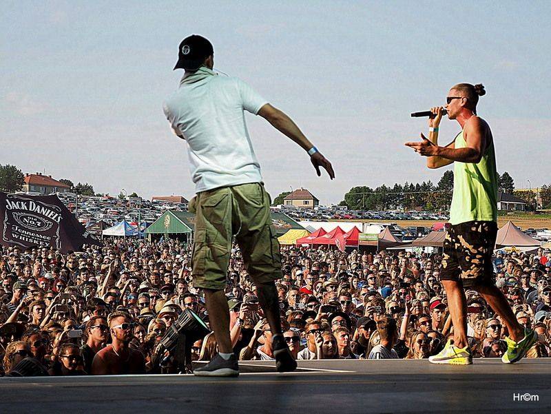 Hrady CZ: Sobotu na Bouzově provoněl Tomáš Klus vonnými tyčinkami, vystoupili i Anna K., Richard Müller nebo Majk Spirit