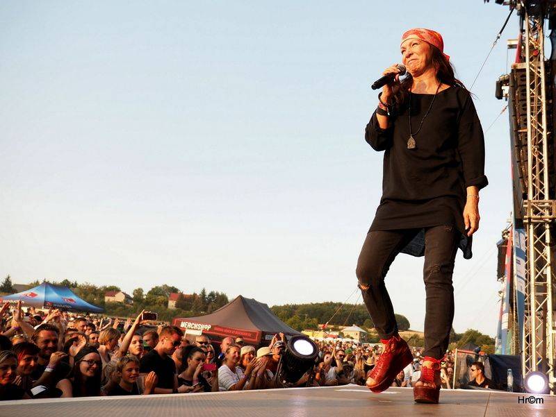 Hrady CZ: Sobotu na Bouzově provoněl Tomáš Klus vonnými tyčinkami, vystoupili i Anna K., Richard Müller nebo Majk Spirit