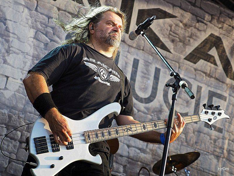 Hrady CZ: Sobotu na Bouzově provoněl Tomáš Klus vonnými tyčinkami, vystoupili i Anna K., Richard Müller nebo Majk Spirit