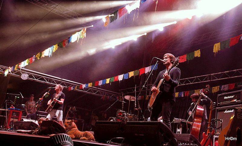 Hrady CZ: Sobotu na Bouzově provoněl Tomáš Klus vonnými tyčinkami, vystoupili i Anna K., Richard Müller nebo Majk Spirit