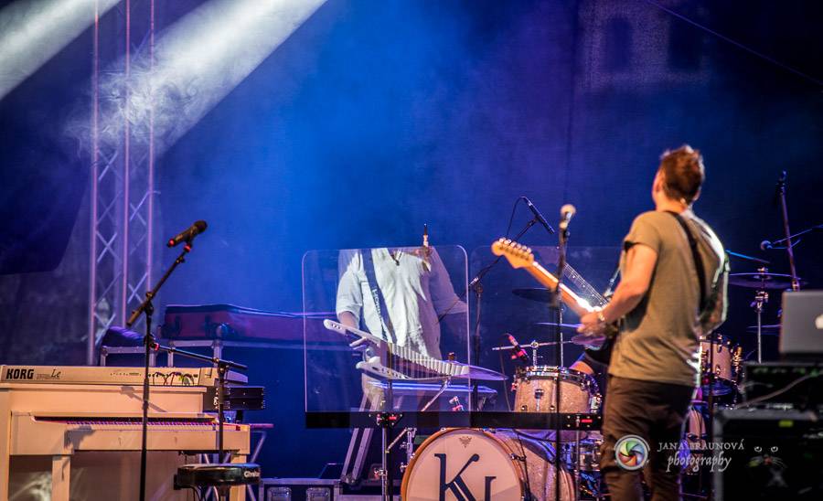 Miro Žbirka, Katarína Knechtová a Ondřej Ruml vystoupili v amfiteátru Loket přímo pod hradem