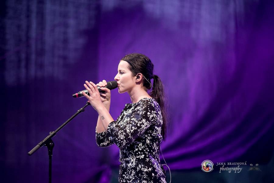 Miro Žbirka, Katarína Knechtová a Ondřej Ruml vystoupili v amfiteátru Loket přímo pod hradem